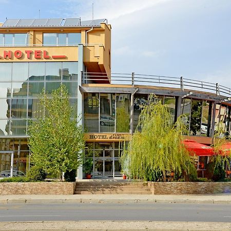 Dream Hotel Sliven Buitenkant foto